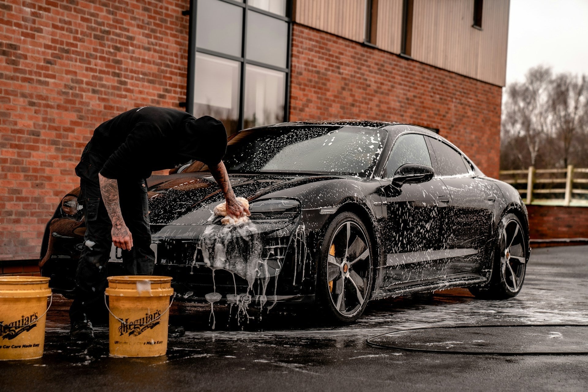How Much Should It Cost to Clean a Car?
